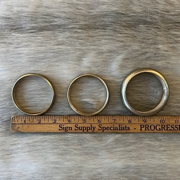 ANTIQUE GOLD Tone Set Of 3 Bangle Bracelets Hammered Metal Stacking 2.5” Diam. - Picture 6 of 6